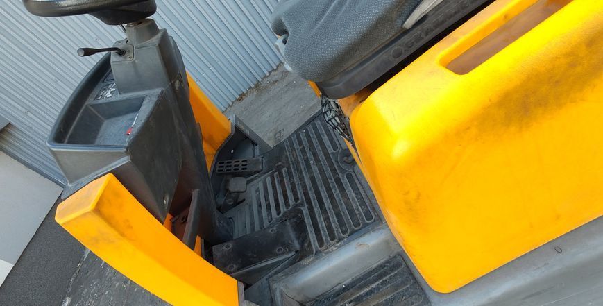 Used material handling equipment Jungheinrich EZS 590/ 347h/ 9t &mdash; Booster Lift