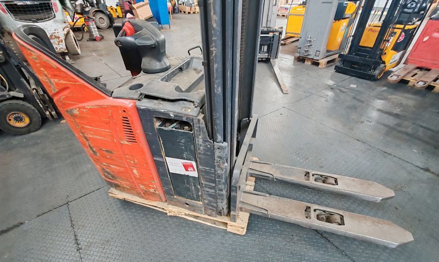 Použit&aacute; manipulačn&aacute; technika Linde L12 battery problem &mdash; Booster Lift