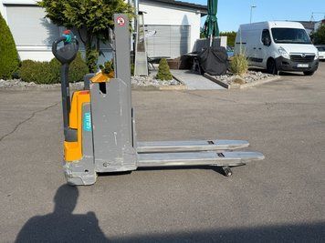 Used material handling equipment Jungheinrich EJD 118 1.6m/ 208mh/ &mdash; Booster Lift