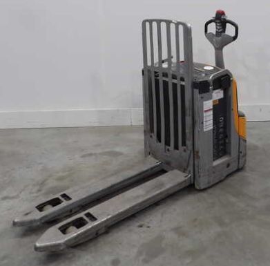 Použit&aacute; manipulačn&aacute; technika Still EXUH20 &mdash; Booster Lift