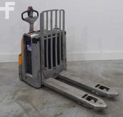 Použit&aacute; manipulačn&aacute; technika Still EXUH20 &mdash; Booster Lift