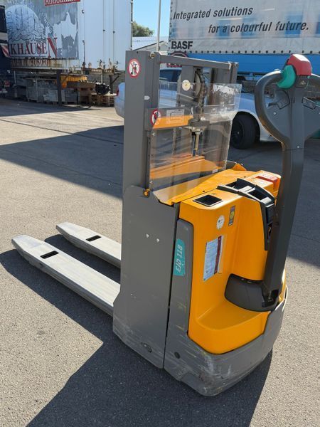 Used material handling equipment Jungheinrich EJD 118 1.6m/ 208mh/ &mdash; Booster Lift