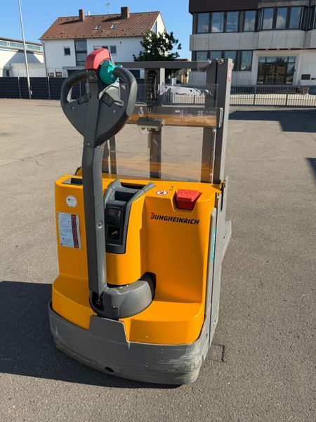 Used material handling equipment Jungheinrich EJD 118 1.6m/ 208mh/ &mdash; Booster Lift
