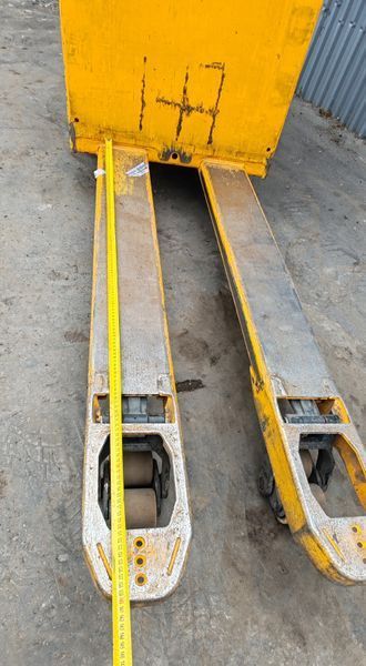 Used material handling equipment Jungheinrich ERE225 1400mm/ 465ah/ 4pc in stock &mdash; Booster Lift