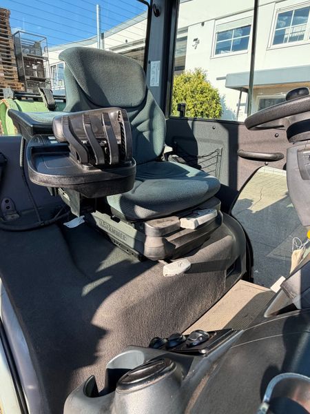 Použit&aacute; manipulačn&aacute; technika Jungheinrich TFG 425s 4v/ 4757h &mdash; Booster Lift