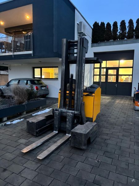 Used material handling equipment Jungheinrich ETV-Q 25 neue Batterie &mdash; Booster Lift