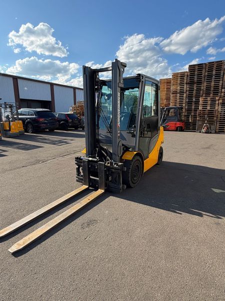 Použit&aacute; manipulačn&aacute; technika Jungheinrich TFG 425s 4v/ 4757h &mdash; Booster Lift