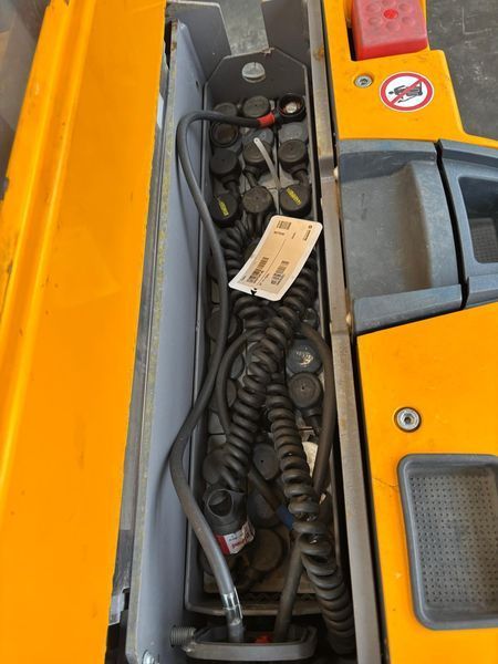 Použit&aacute; manipulačn&aacute; technika Jungheinrich EJD 118 &mdash; Booster Lift