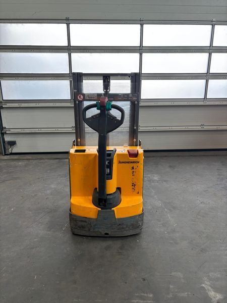 Použit&aacute; manipulačn&aacute; technika Jungheinrich EJD 118 &mdash; Booster Lift