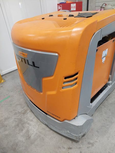 Použit&aacute; manipulačn&aacute; technika Still MX-X &mdash; Booster Lift
