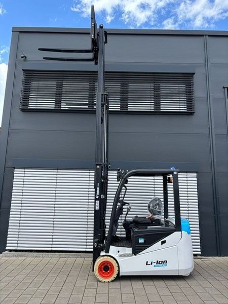 Použit&aacute; manipulačn&aacute; technika Bobcat B20NT Li-Ion Neuger&auml;t!!! &mdash; Booster Lift