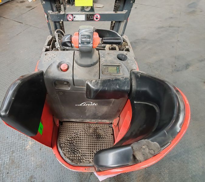 Použit&aacute; manipulačn&aacute; technika Linde L12 battery problem &mdash; Booster Lift