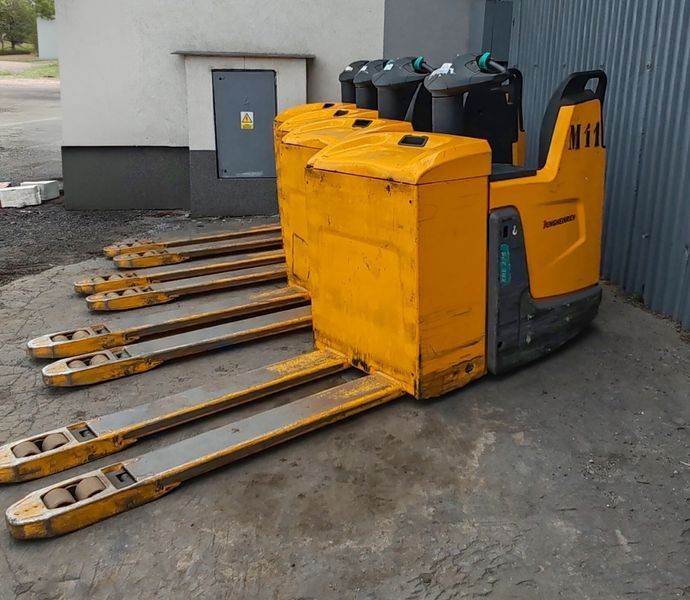 Used material handling equipment Jungheinrich ERE225 1400mm/ 465ah/ 4pc in stock &mdash; Booster Lift