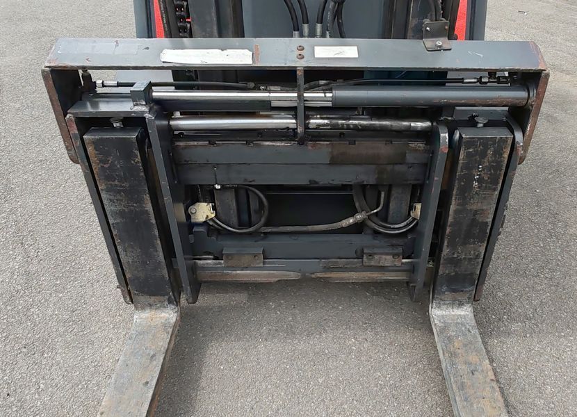 Použit&aacute; manipulačn&aacute; technika Linde H30D-02 2019y/ 3803mh/ 4m &mdash; Booster Lift