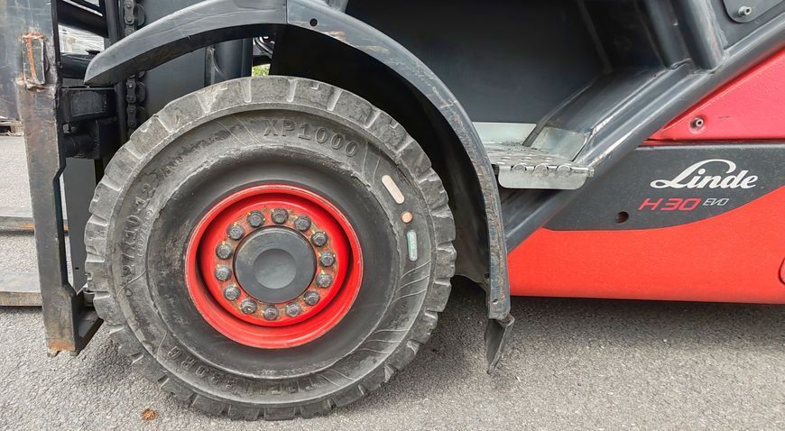Použit&aacute; manipulačn&aacute; technika Linde H30D-02 2019y/ 3803mh/ 4m &mdash; Booster Lift