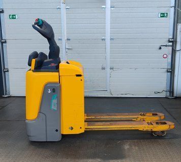 Použit&aacute; manipulačn&aacute; technika Jungheinrich ERE 120 LI ION 2t / 2020y/ 3507h &mdash; Booster Lift