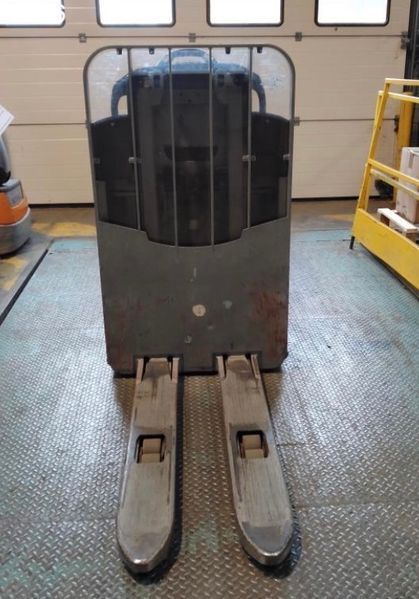 Použit&aacute; manipulačn&aacute; technika Still OPX-L12 &mdash; Booster Lift