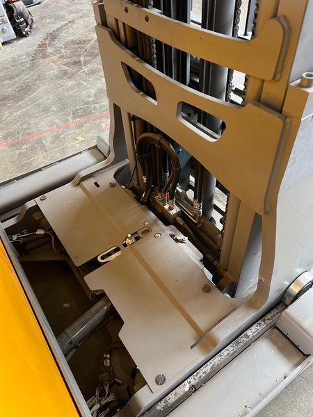 Použit&aacute; manipulačn&aacute; technika Jungheinrich ETV 214 Li-ion &mdash; Booster Lift