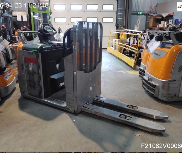 Použit&aacute; manipulačn&aacute; technika Still OPX-L12 &mdash; Booster Lift