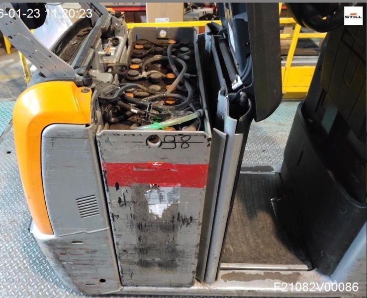 Použit&aacute; manipulačn&aacute; technika Still OPX-L12 &mdash; Booster Lift