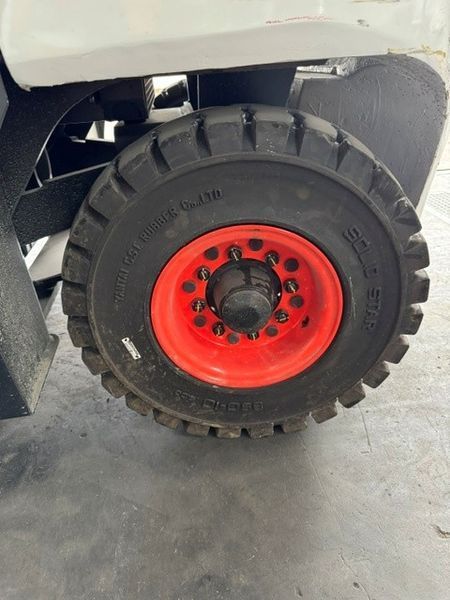 Used material handling equipment Bobcat G25NXP &mdash; Booster Lift