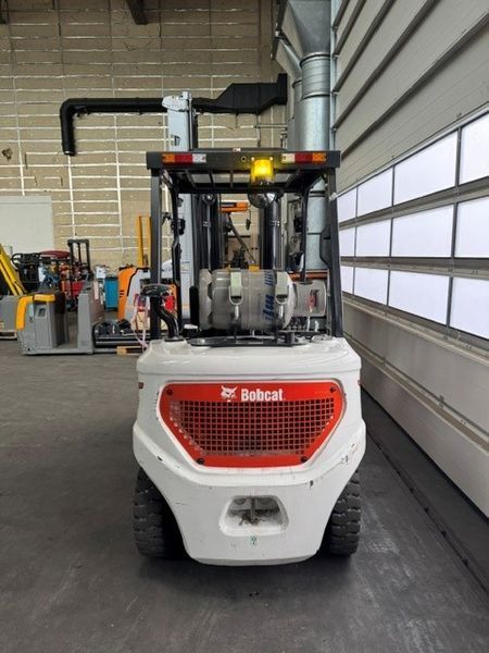 Used material handling equipment Bobcat G25NXP &mdash; Booster Lift