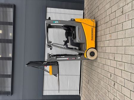 Used material handling equipment Jungheinrich EFG 215 &mdash; Booster Lift