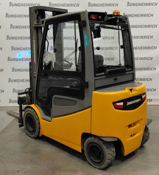 Použit&aacute; manipulačn&aacute; technika Jungheinrich EFG 430k &mdash; Booster Lift