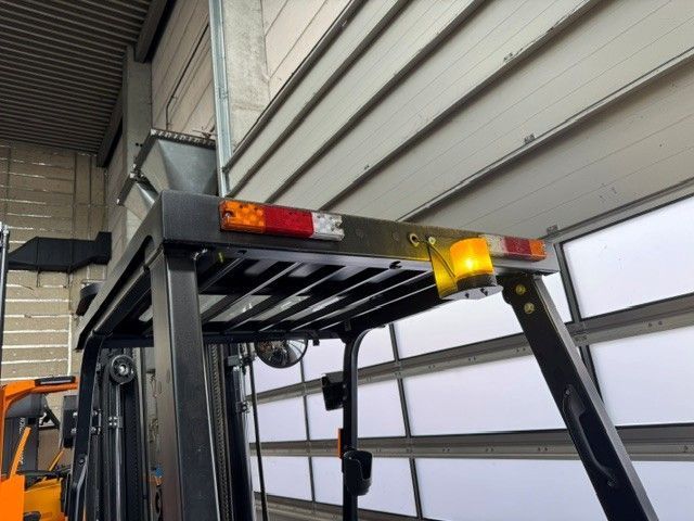 Used material handling equipment Bobcat G25NXP &mdash; Booster Lift