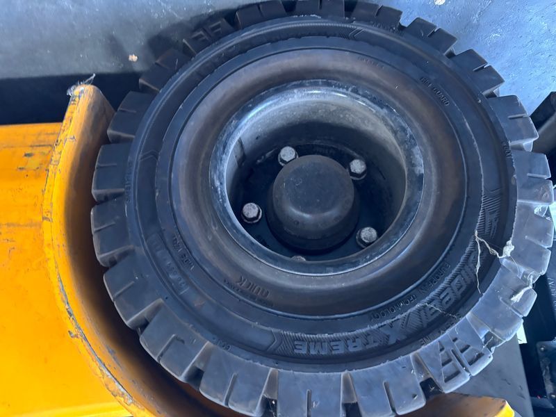 Použit&aacute; manipulačn&aacute; technika Jungheinrich EFG 115 &mdash; Booster Lift
