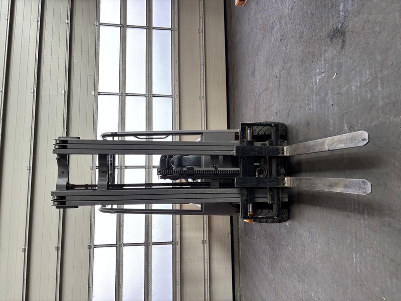 Použit&aacute; manipulačn&aacute; technika Jungheinrich EFG 115 &mdash; Booster Lift