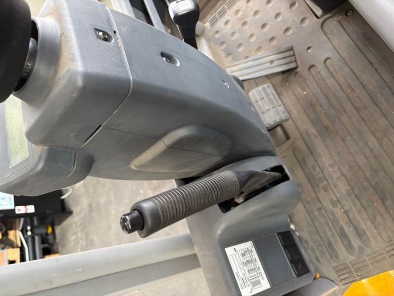 Použit&aacute; manipulačn&aacute; technika Jungheinrich EFG 115 &mdash; Booster Lift