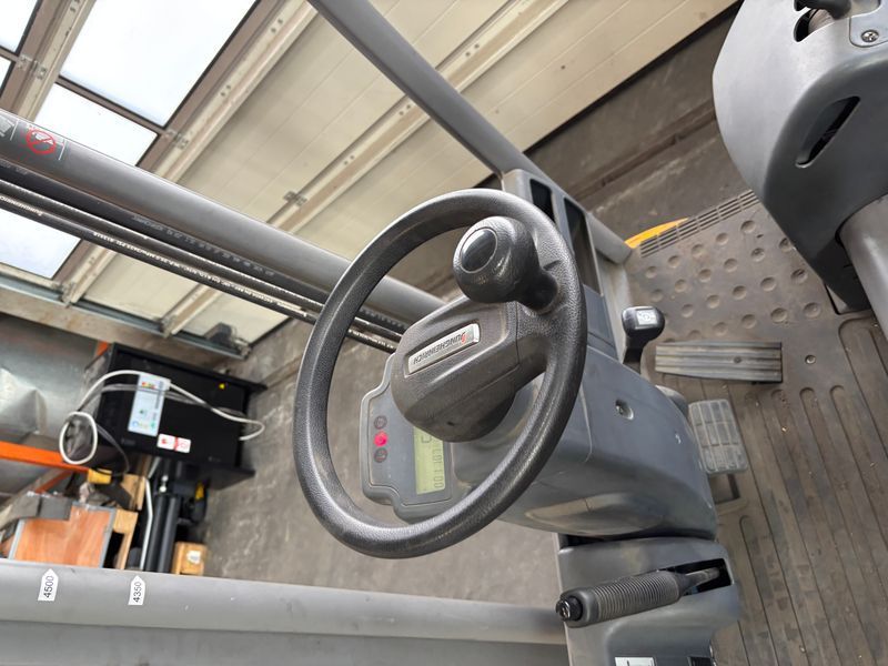 Použit&aacute; manipulačn&aacute; technika Jungheinrich EFG 115 &mdash; Booster Lift