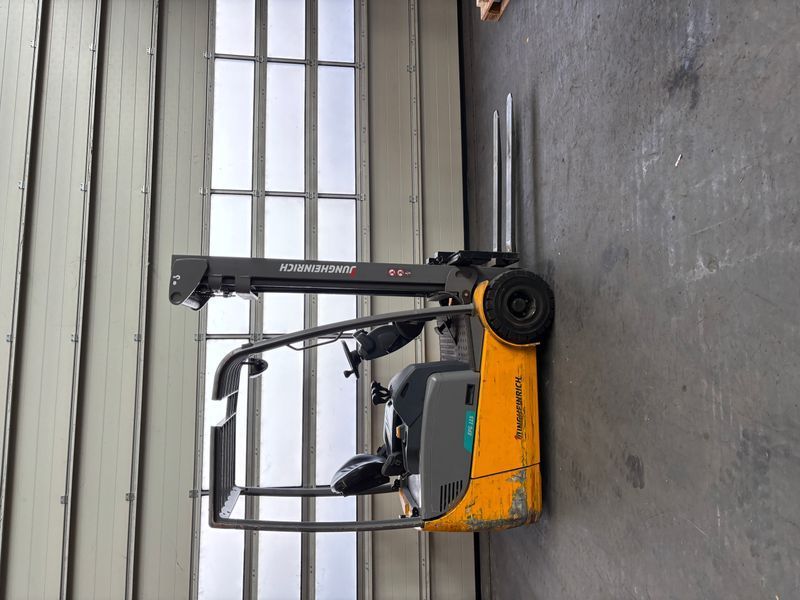 Použit&aacute; manipulačn&aacute; technika Jungheinrich EFG 115 &mdash; Booster Lift