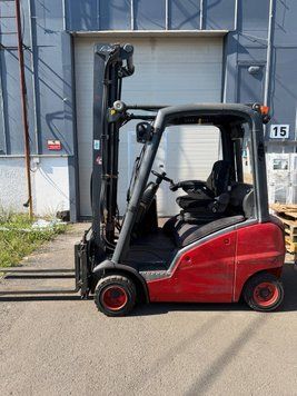 Použit&aacute; manipulačn&aacute; technika Linde H18D &mdash; Booster Lift
