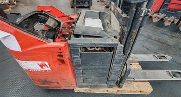Použit&aacute; manipulačn&aacute; technika Linde L12LHP DEFECT &mdash; Booster Lift