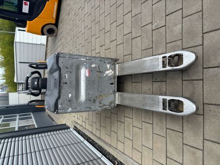 Použit&aacute; manipulačn&aacute; technika Still EXH-S20 &mdash; Booster Lift