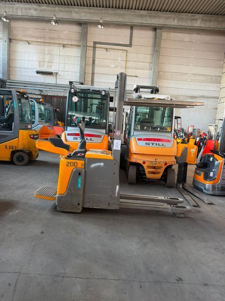 Použit&aacute; manipulačn&aacute; technika Jungheinrich ERD 220 &mdash; Booster Lift