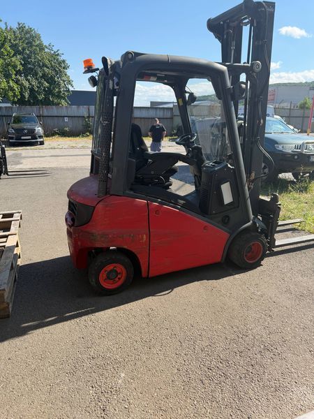 Použit&aacute; manipulačn&aacute; technika Linde H18D &mdash; Booster Lift