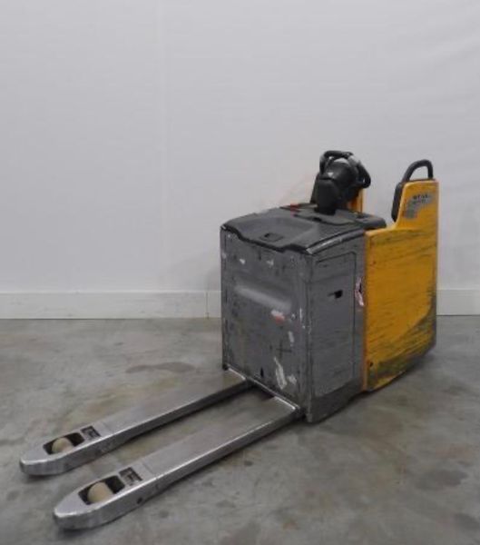 Použit&aacute; manipulačn&aacute; technika Still EXH-S20 &mdash; Booster Lift