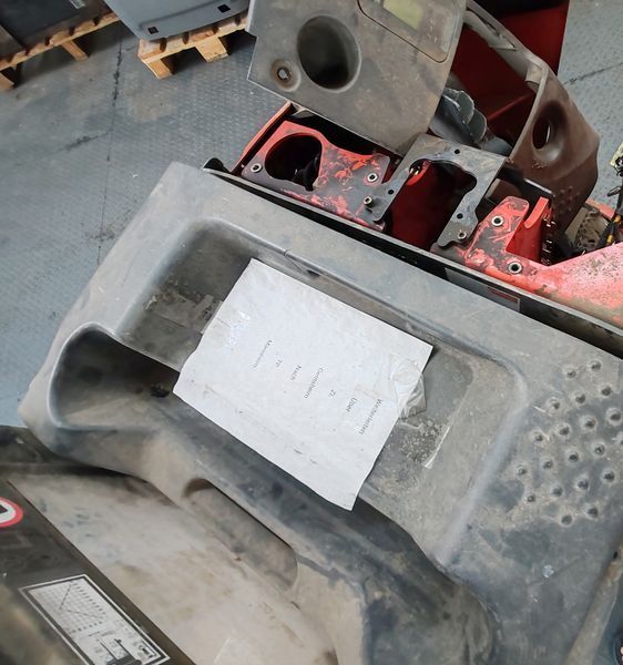 Použit&aacute; manipulačn&aacute; technika Linde L12LHP DEFECT &mdash; Booster Lift