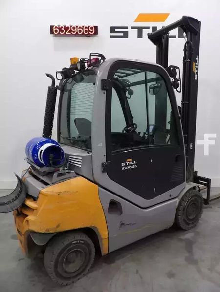 Použit&aacute; manipulačn&aacute; technika Still RX70-25T &mdash; Booster Lift