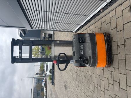 Použit&aacute; manipulačn&aacute; technika Still EGV 16 &mdash; Booster Lift