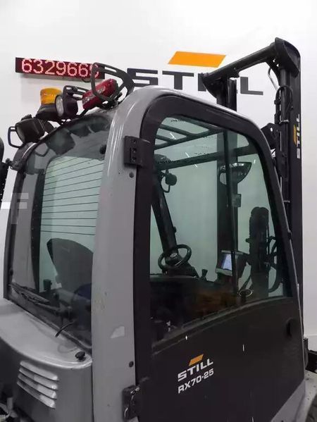 Použit&aacute; manipulačn&aacute; technika Still RX70-25T &mdash; Booster Lift
