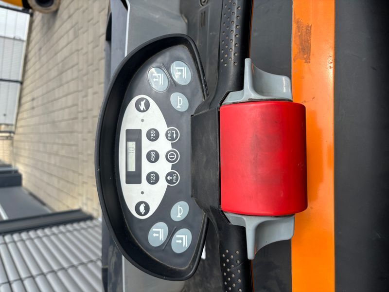 Used material handling equipment Still EXUS22 &mdash; Booster Lift