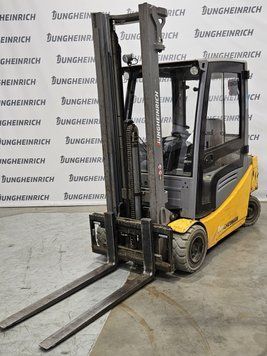Použit&aacute; manipulačn&aacute; technika Jungheinrich EFG 318k &mdash; Booster Lift