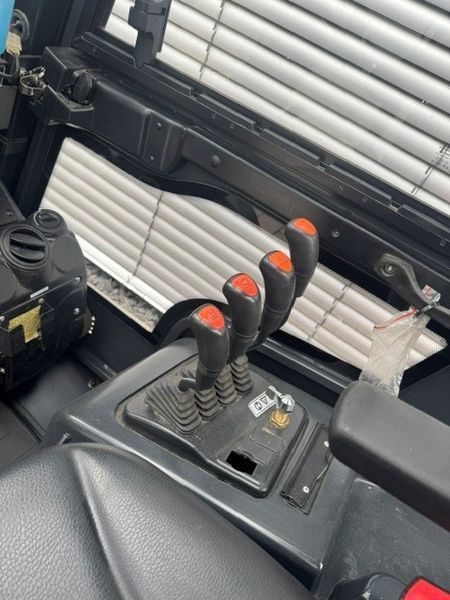 Použit&aacute; manipulačn&aacute; technika Doosan G30NXP &mdash; Booster Lift