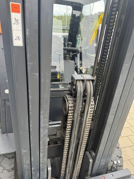 Použit&aacute; manipulačn&aacute; technika Doosan G30NXP &mdash; Booster Lift