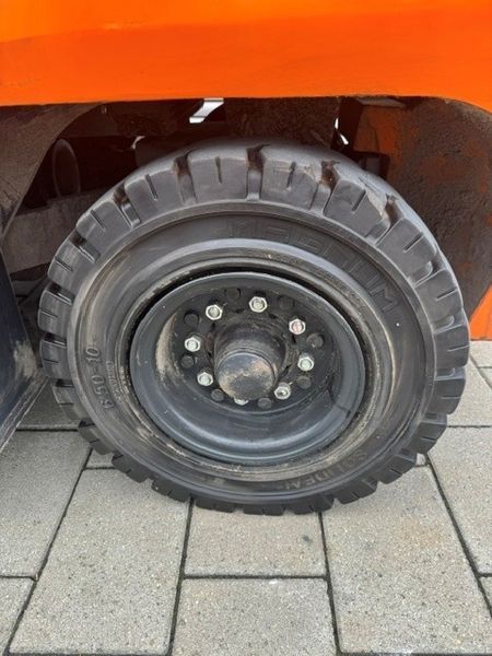 Použit&aacute; manipulačn&aacute; technika Doosan G30NXP &mdash; Booster Lift