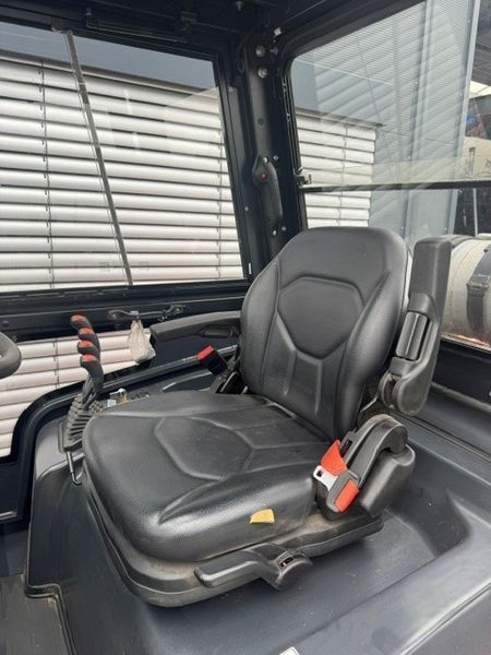 Použit&aacute; manipulačn&aacute; technika Doosan G30NXP &mdash; Booster Lift